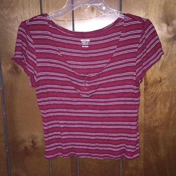 CUTE CROP TOP - Picture 2 of 3